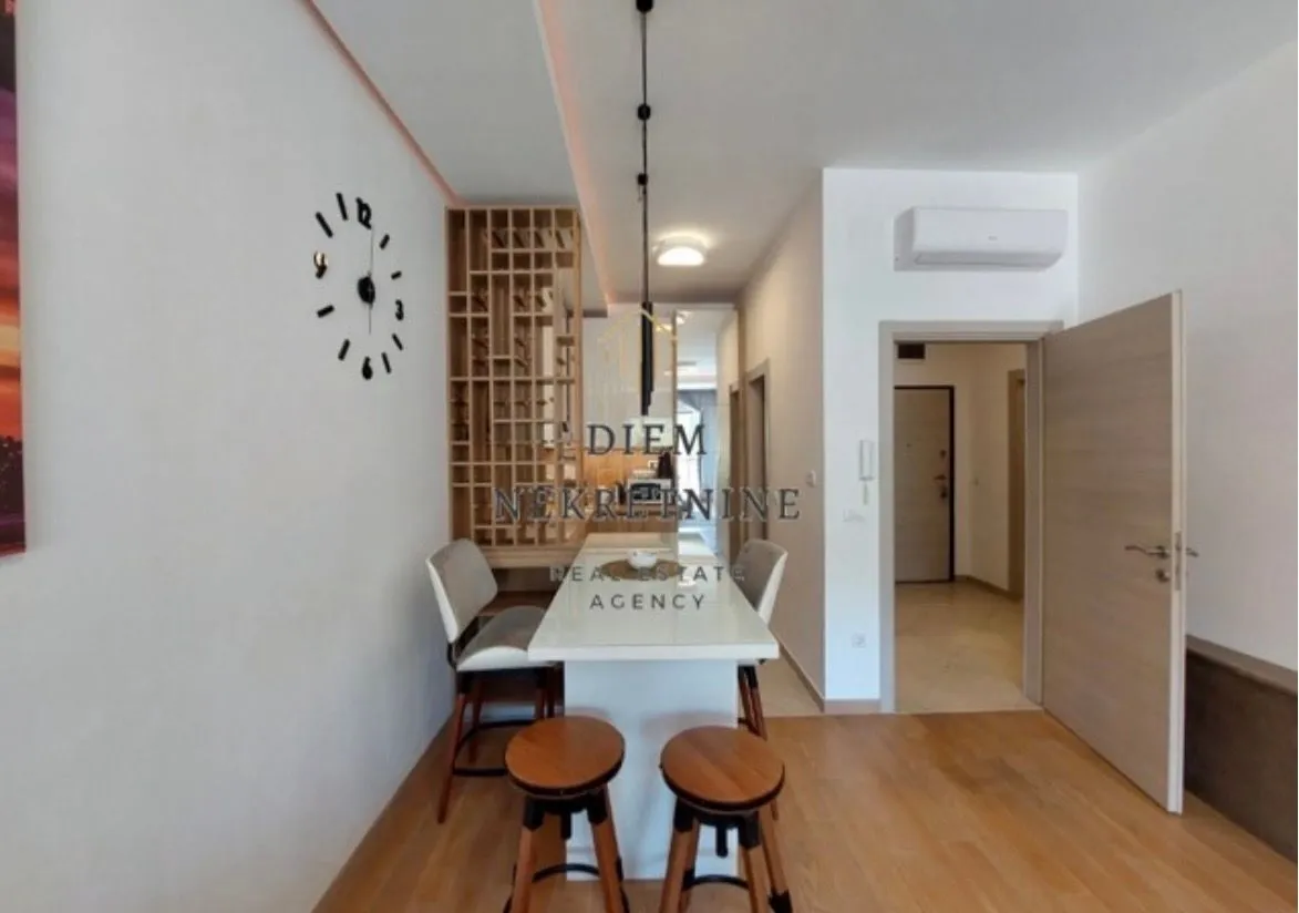 Rent, one bedroom apartment, 57m², Dobrota, Kotor