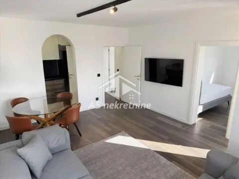 Izdavanje, četvorosoban stan, 80m², Savski Venac, Beograd - image 2