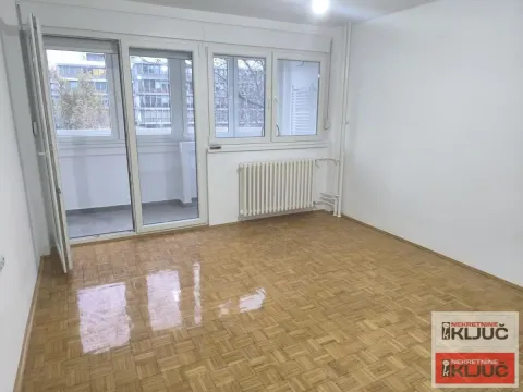 Stan in Bulevar Oslobodjenja