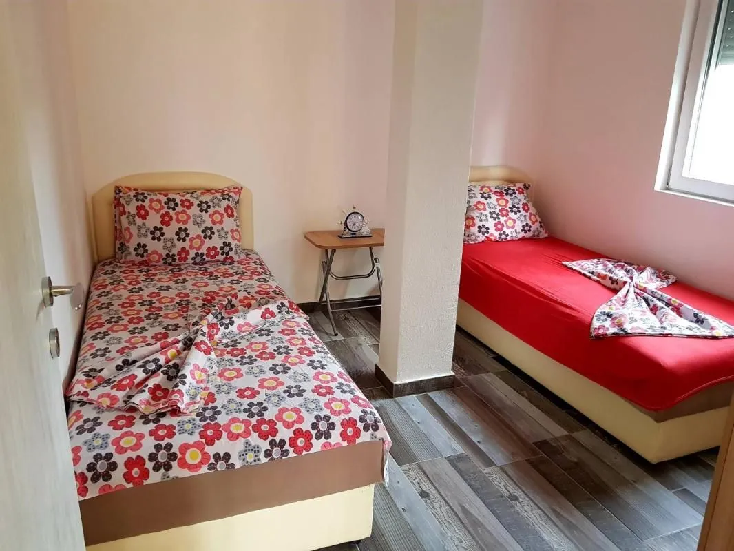 Izdavanje, jednosoban stan, 40m², Bar, Crna Gora