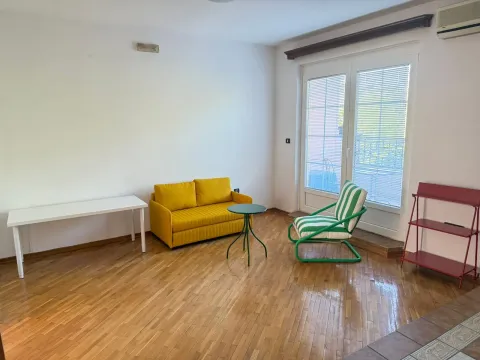 Izdavanje, jednosoban stan, 50m², Centar, Podgorica - image 10