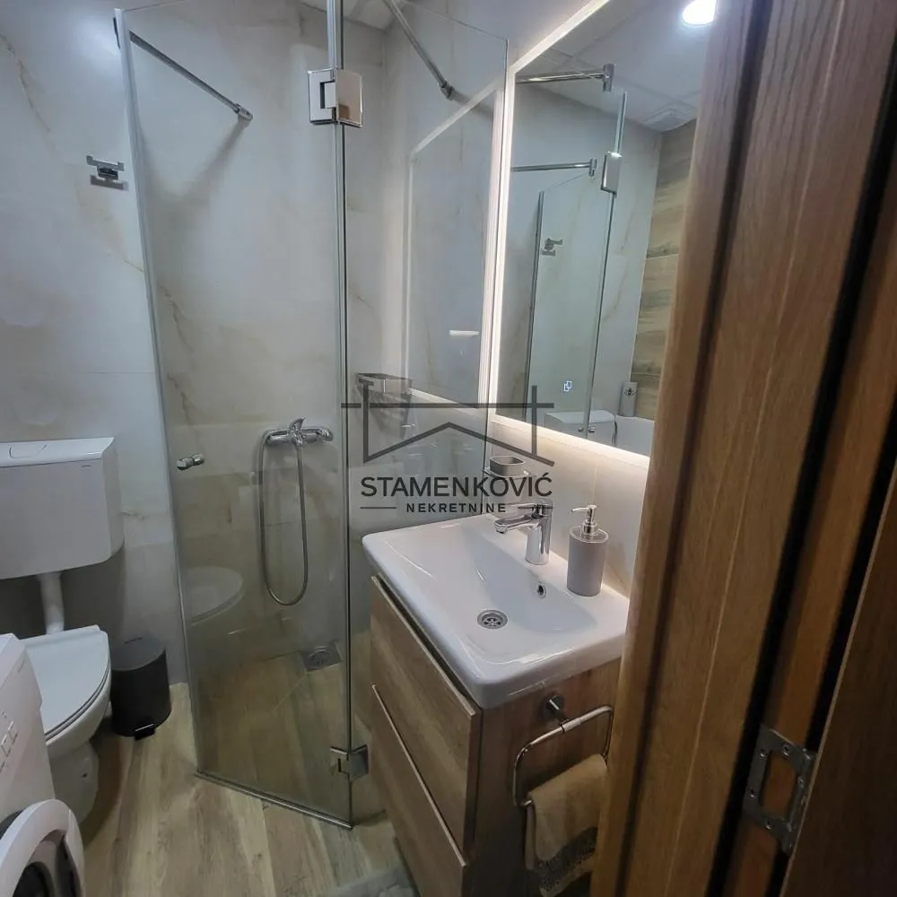 Izdavanje, dvosoban stan, 46m², Socijalno, Novi Sad Sve Podlokacije