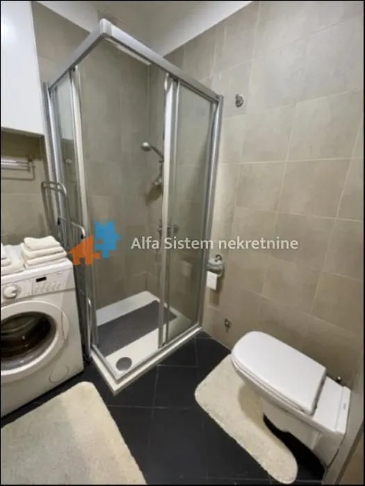 Izdavanje, trosoban stan, 104m², Savski Venac, Beograd