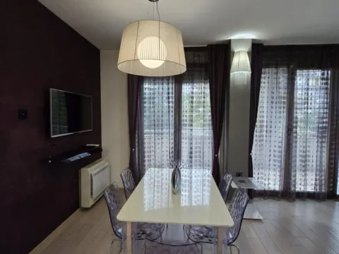 Izdavanje, trosoban stan, 140m², Preko Morače, Podgorica - image 4