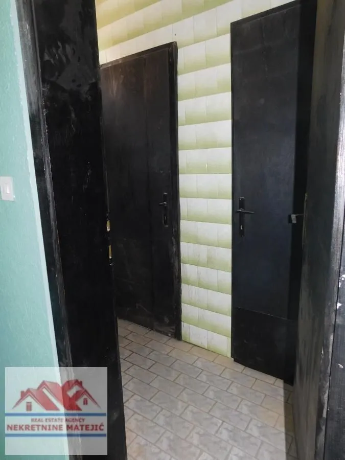 Rent, office space, 150m², Maršić, Kragujevac