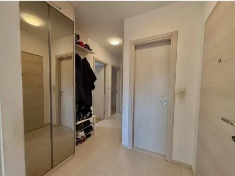 Prodaja, trosoban stan, 78m², Stari Aerodrom, Podgorica - image 5