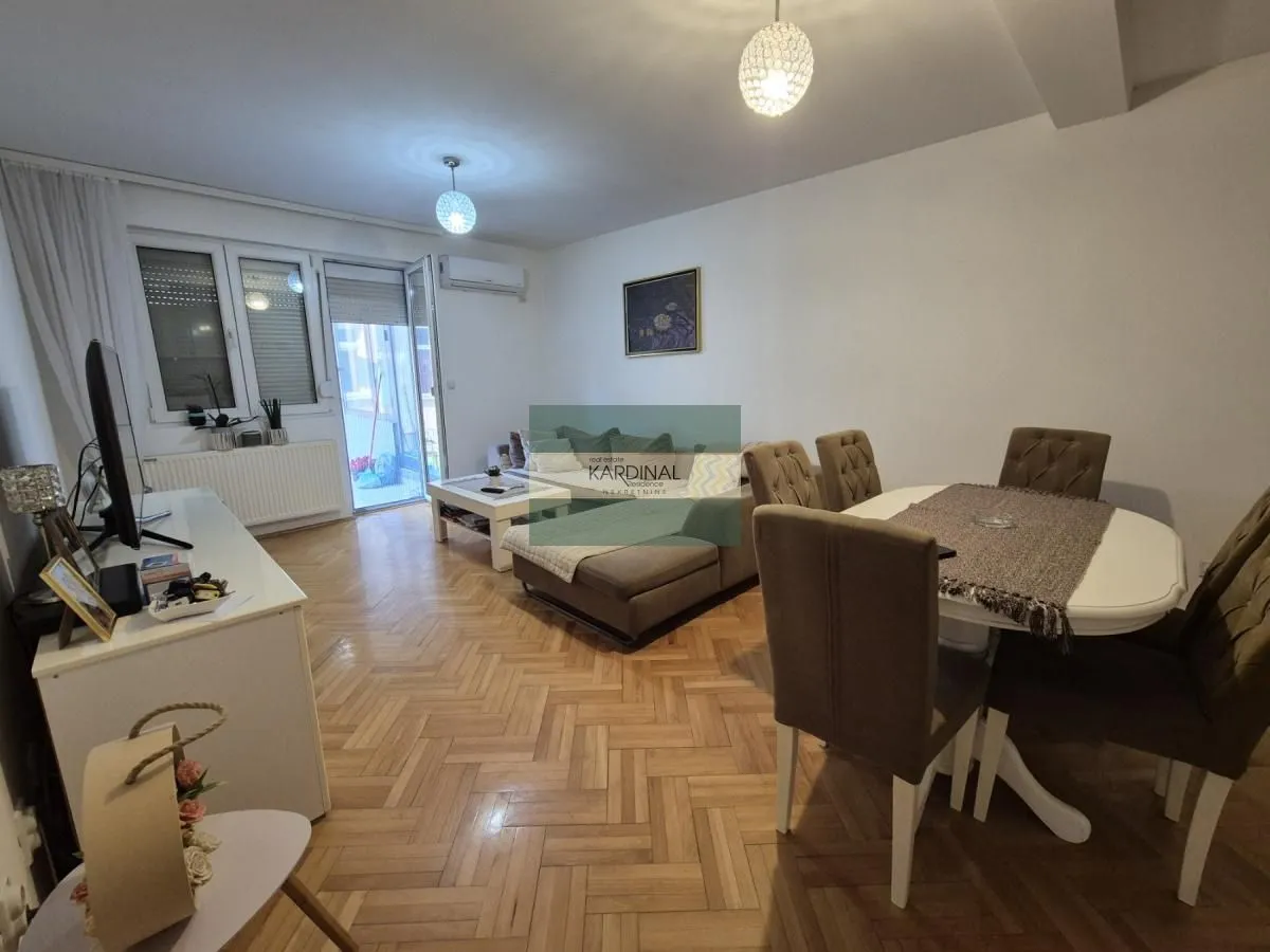 Prodaja, trosoban stan, 79m², Centar, Jagodina