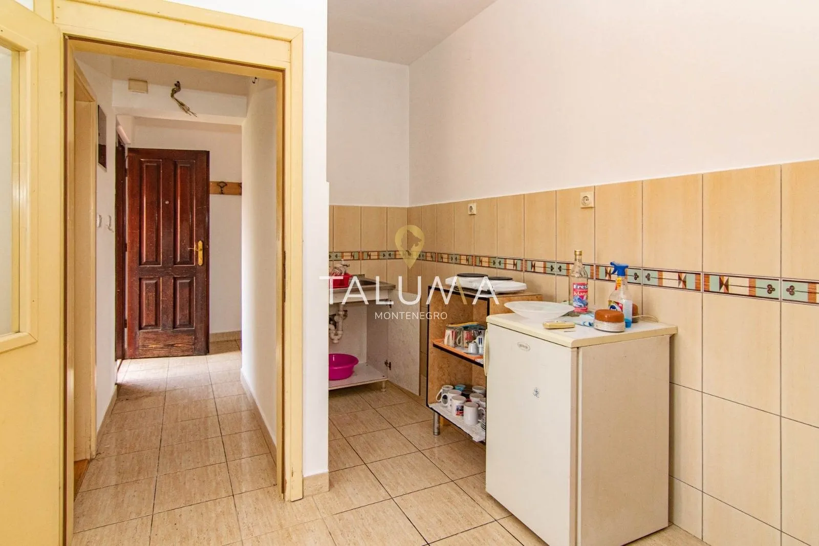 Izdavanje, poslovni prostor, 120m², Stari Aerodrom, Podgorica