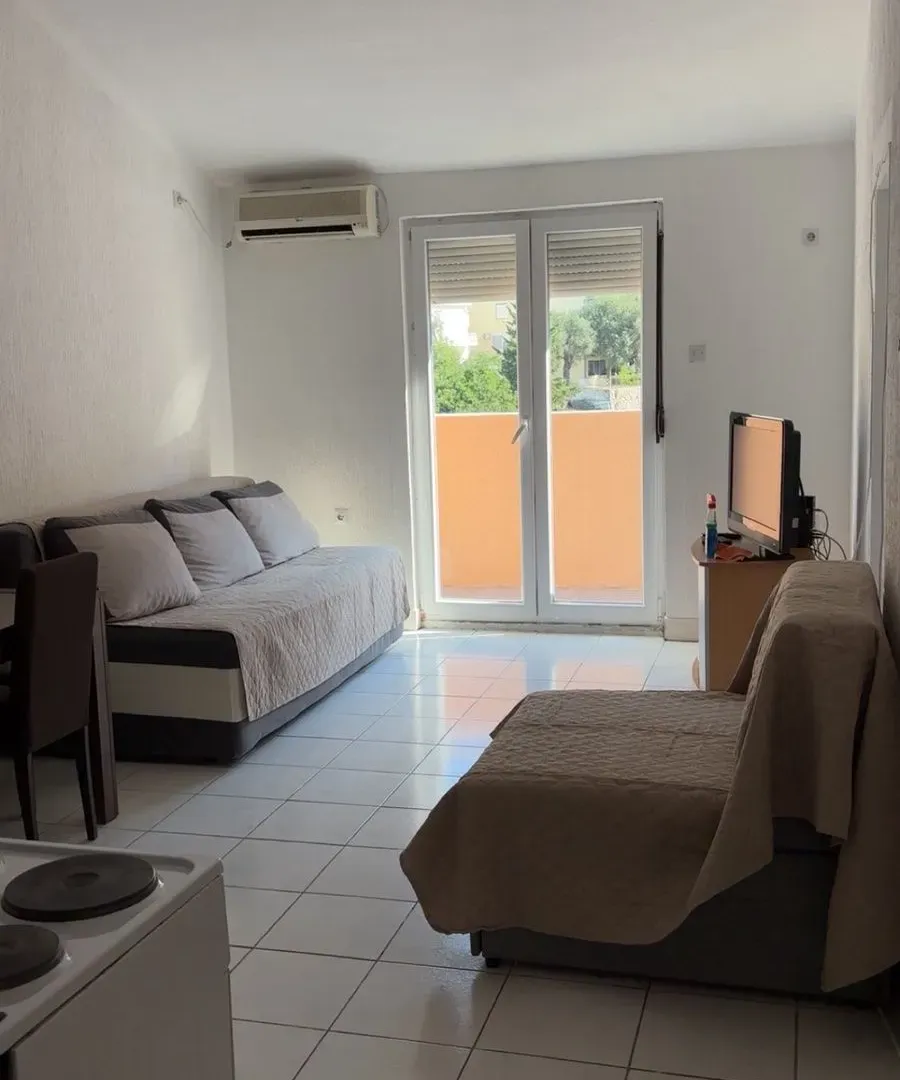 Rent, one bedroom apartment, 43m², Rafailovići, Budva