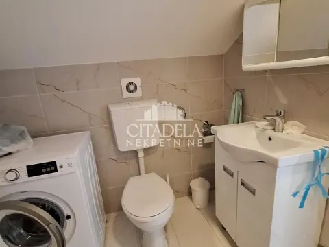 Izdavanje, jednosoban stan, 30m², Kanarevo Brdo, Beograd - image 5