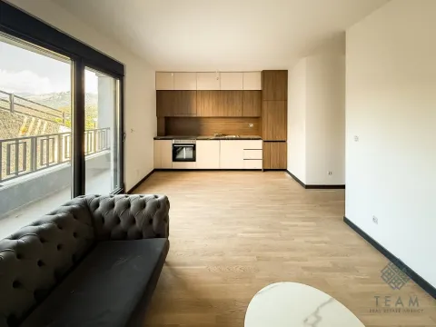 Izdavanje, dvosoban stan, 58m², Gorica C, Podgorica - image 2