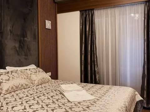 Rent, one bedroom apartment, 50m², Ulcinj, Crna Gora - image 12