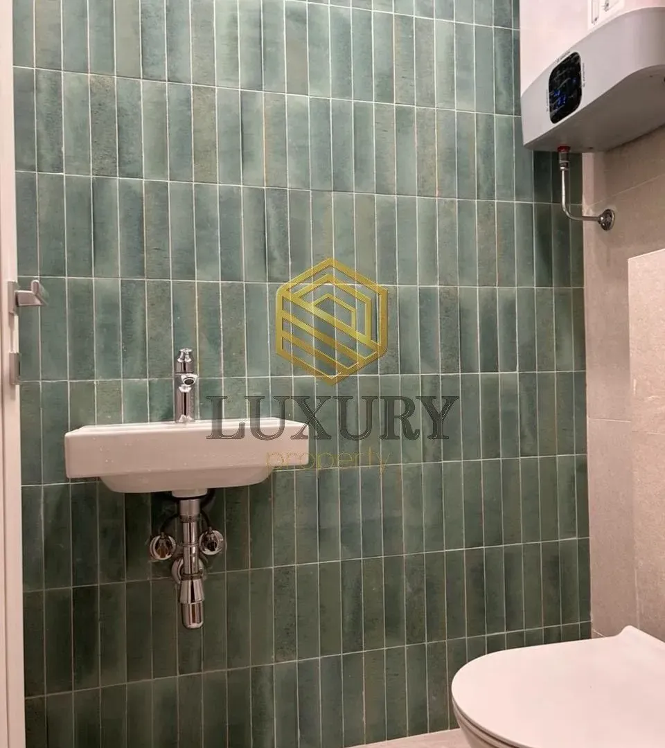 Izdavanje, dvosoban stan, 108m², Central Point, Podgorica