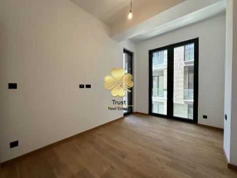 Izdavanje, dvosoban stan, 85m², Podgorica, Crna Gora