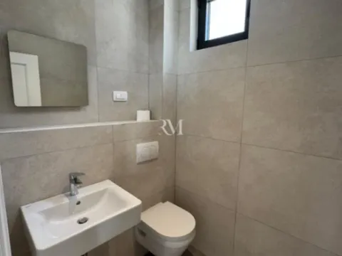 Izdavanje, kuća, 182m², Kava, Tivat - image 10