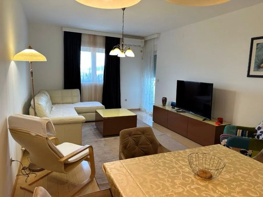 Izdavanje, dvosoban stan, 75m², City Kvart, Podgorica