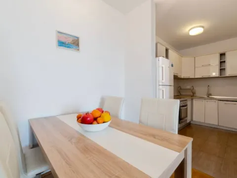 Sale, two bedroom apartment, 69m², Bečići, Budva - image 5
