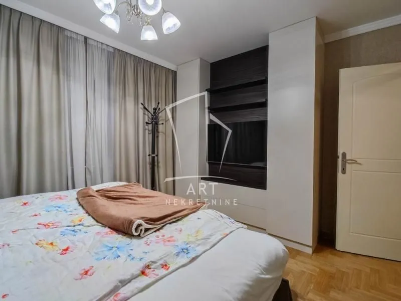 Prodaja, četvorosoban stan, 99m², Vukov Spomenik, Zvezdara Sve Podlokacije