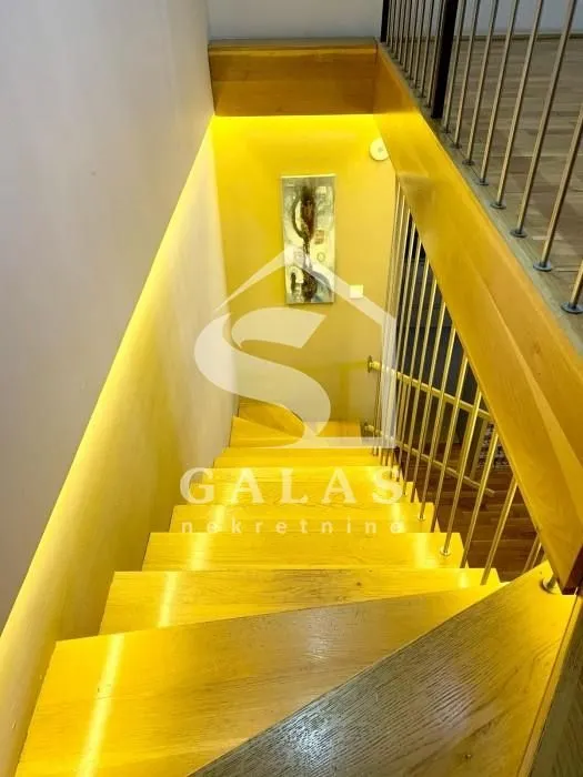 Prodaja, četvorosoban stan, 157m², Đeram Pijaca, Beograd