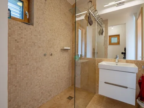 Prodaja, kuća, 228m², Kotor, Crna Gora - image 11