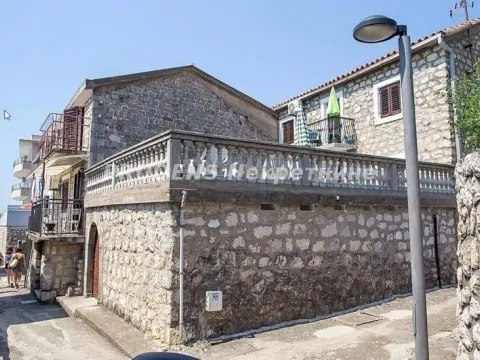 Prodaja, kuća, 210m², Bečići, Budva