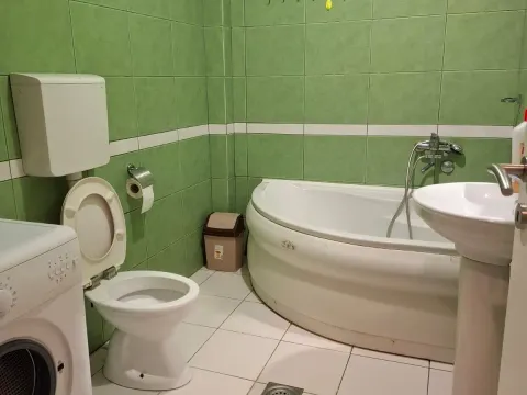 Izdavanje, dvosoban stan, 60m², Donja Gorica, Podgorica - image 4