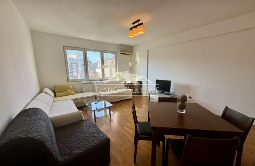 Prodaja, četvorosoban stan, 90m², Đeram Pijaca, Beograd