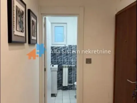 Izdavanje, četvorosoban stan, 120m², Savski Venac, Beograd - image 19