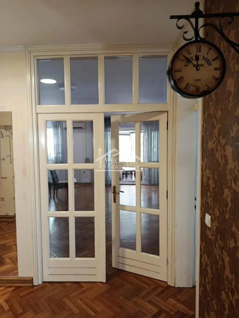 Rent, four bedroom apartment, 161m², Voždovac Sve Podlokacije, Beograd