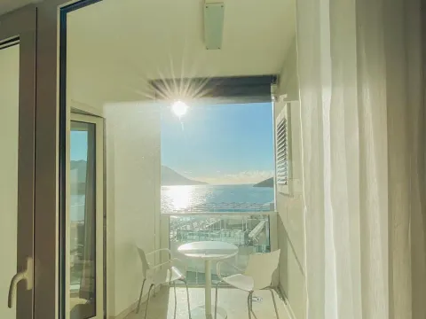 Rent, two bedroom apartment, 80m², Tree cane, Budva - image 10