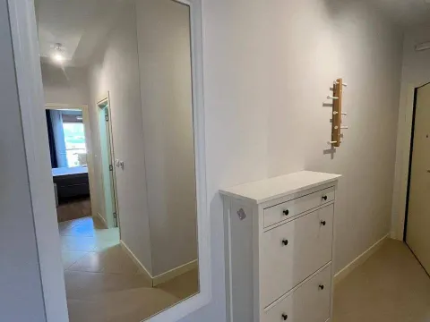 Izdavanje, jednosoban stan, 60m², Dobrota, Kotor - image 5