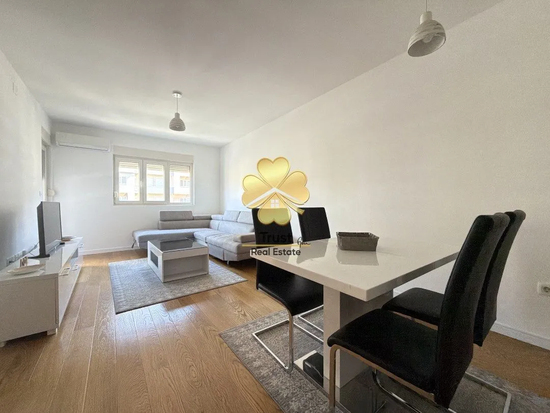 Rent, two bedroom apartment, 70m², Central Point, Podgorica