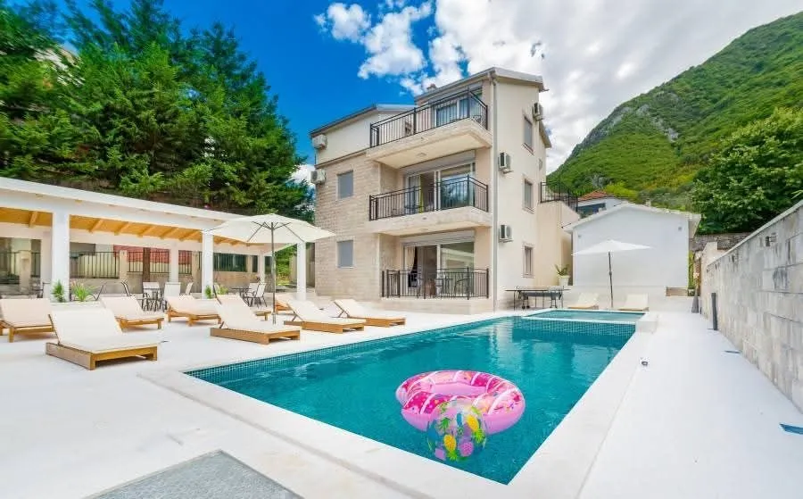 Prodaja, kuća, 240m², Stoliv, Kotor