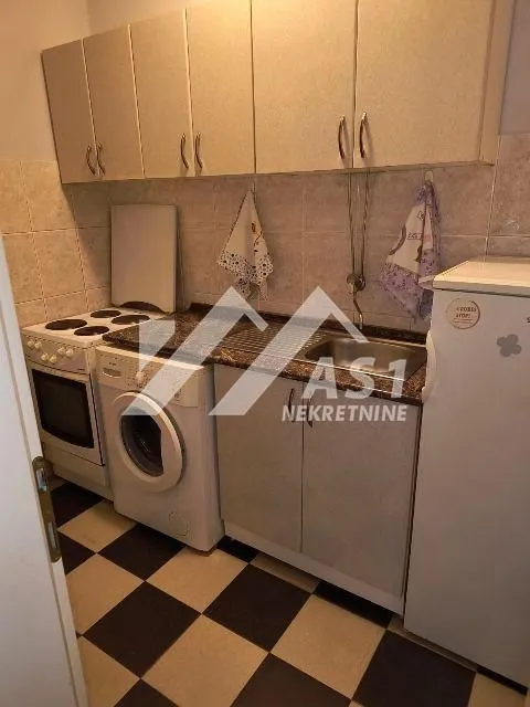 Izdavanje, stan, 30m², Grbavica, Novi Sad Sve Podlokacije