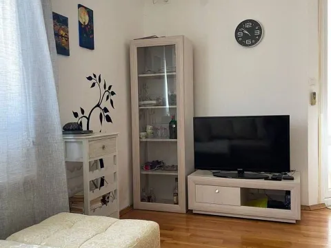 Prodaja, jednosoban stan, 47m², Centar, Bar - image 2