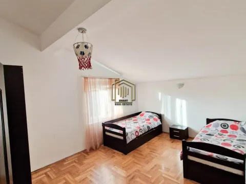 Izdavanje, dvosoban stan, 115m², Tološi, Podgorica - image 8