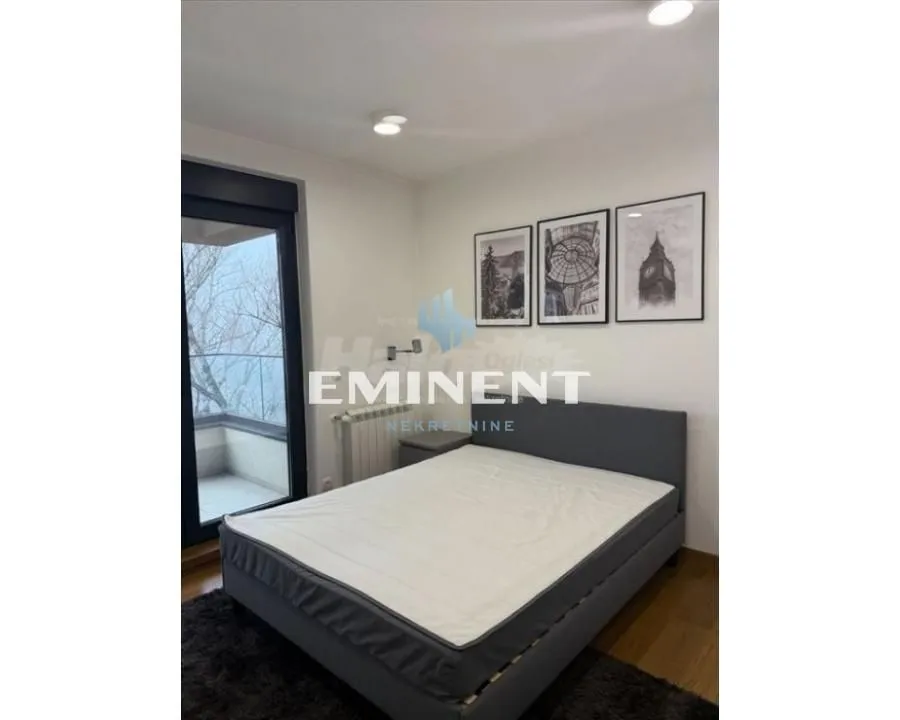 Izdavanje, četvorosoban stan, 98m², Južni Bulevar, Vračar Sve Podlokacije