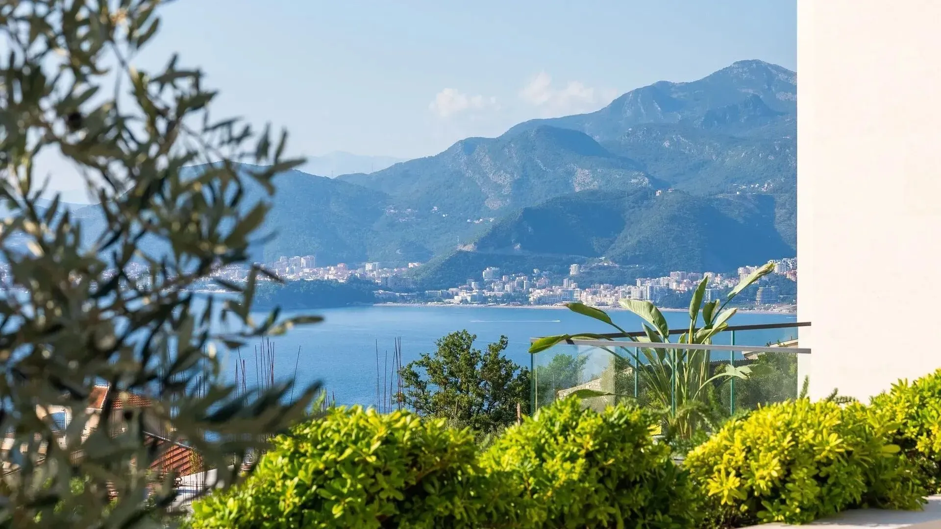 Sale, house, 400m², Blizikuće, Budva