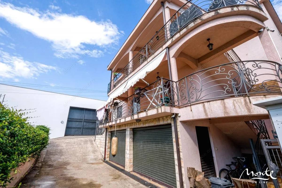 Sale, house, 280m², Bar, Crna Gora