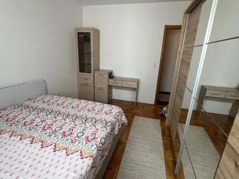 Izdavanje, dvosoban stan, 70m², Tuški Put, Podgorica - image 5