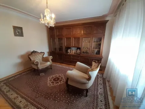 Prodaja, kuća, 180m², Centar, Ćuprija - image 45