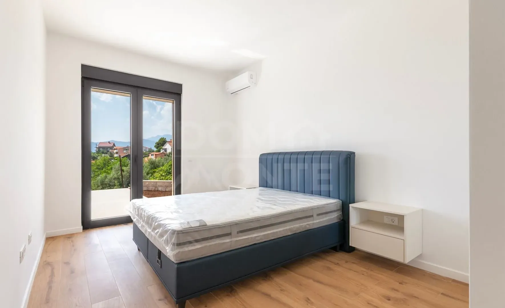 Rent, house, 183m², Kava, Tivat