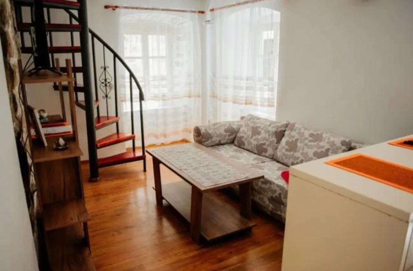 Rent, one bedroom apartment, 40m², Stari Grad Kotor, Kotor