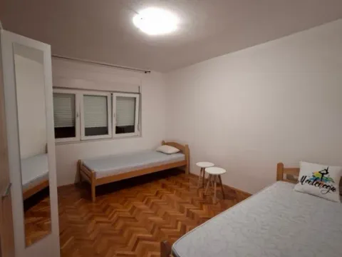 Izdavanje, dvosoban stan, 60m², Dobrota, Kotor - image 7