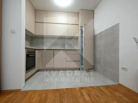 Izdavanje, jednosoban stan, 52m², Stari Aerodrom, Podgorica - image 4