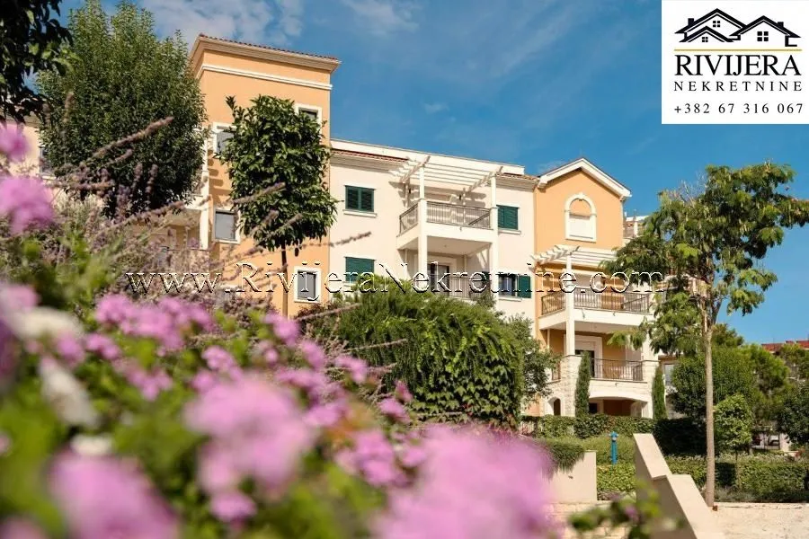 Prodaja, jednosoban stan, 65m², Luštica Bay, Tivat