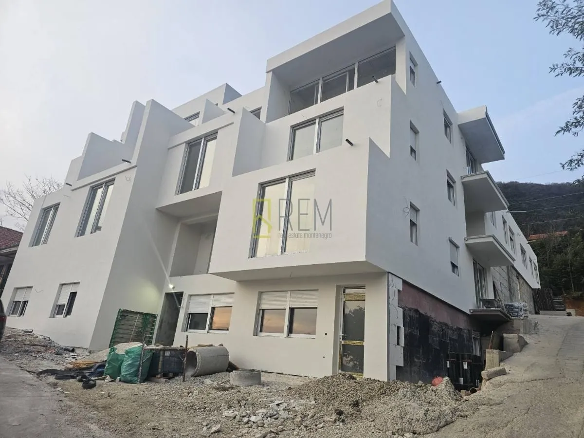 Prodaja, dvosoban stan, 60m², Kumbor, Herceg Novi