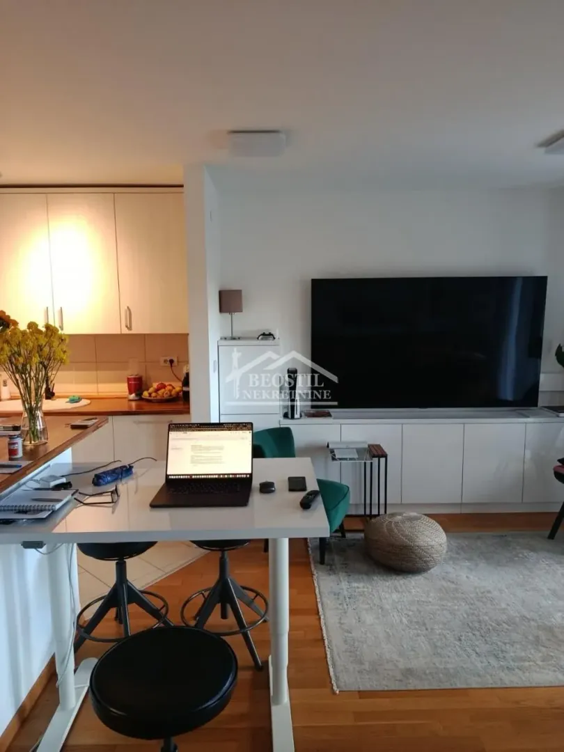 Prodaja, trosoban stan, 84m², Voždovac Sve Podlokacije, Beograd