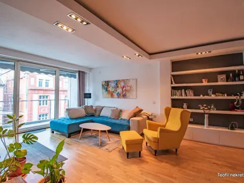 Prodaja, četvorosoban stan, 106m², Vračar, Šid - image 1