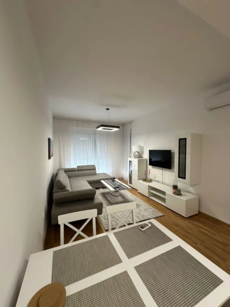 Izdavanje, jednosoban stan, 45m², Zabjelo, Podgorica